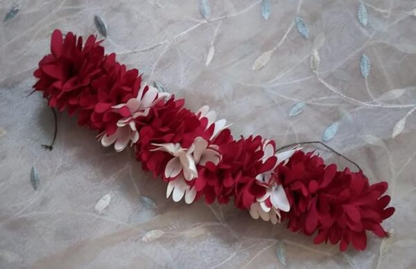 Red'n white Gajra for Women/Girls